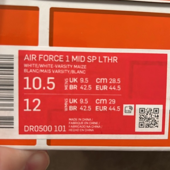 New mens size 10.5 NIKE OFF WHITE AIR FORCE 1 Limited Production. - Picture 13 of 13